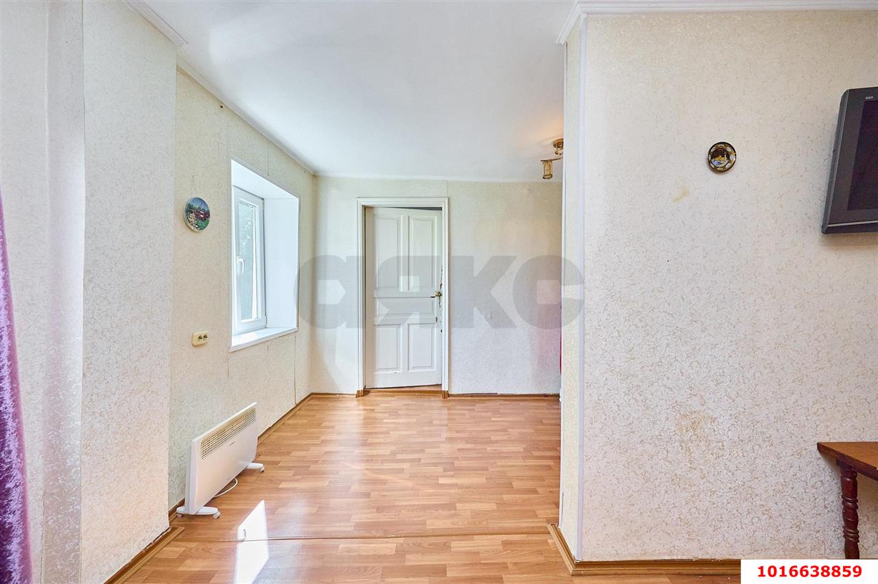 Фото №3: 2-комнатная квартира <span class="whitespace-nowrap">42 м²</span>, <span class="whitespace-nowrap">1/2 эт.</span> - Краснодар, Западный внутригородской округ, мкр. Центральный, ул. Чапаева, 71