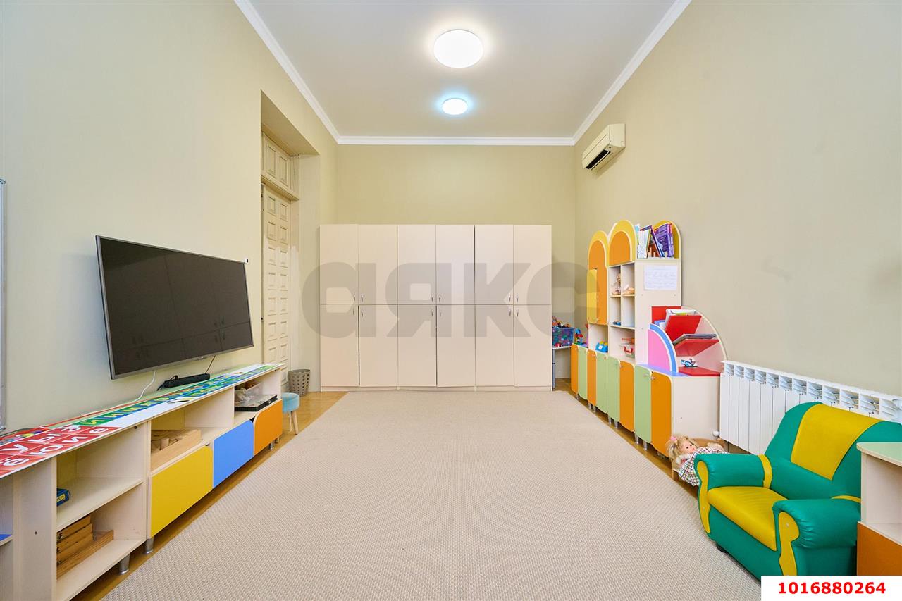 Фото №15: Дом <span class="whitespace-nowrap">493 м²</span> <span class="whitespace-nowrap">+ 6.21 сот.</span>, <span class="whitespace-nowrap">3 эт.</span> - Краснодар, Западный внутригородской округ, мкр. Кожзавод, ул. Володи Головатого, 64