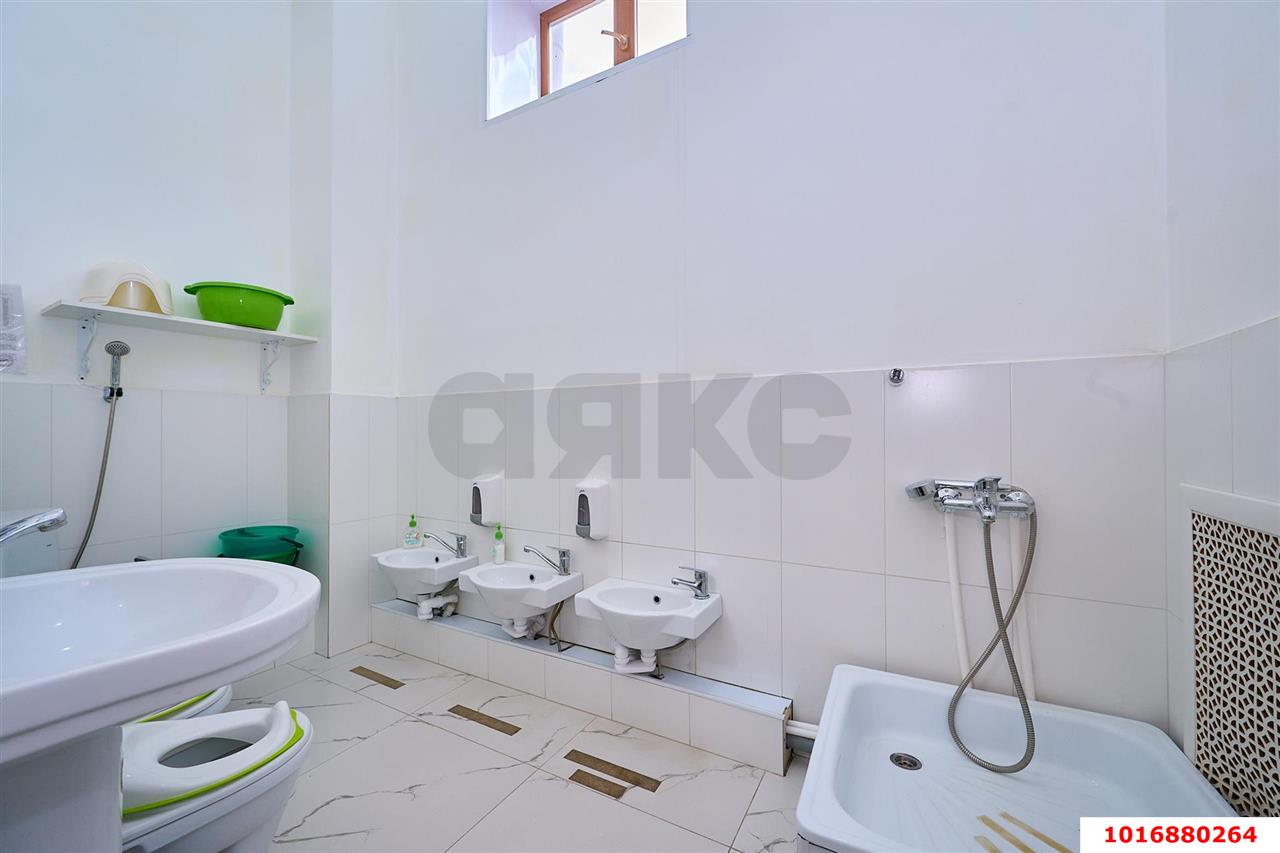 Фото №10: Дом <span class="whitespace-nowrap">493 м²</span> <span class="whitespace-nowrap">+ 6.21 сот.</span>, <span class="whitespace-nowrap">3 эт.</span> - Краснодар, Западный внутригородской округ, мкр. Кожзавод, ул. Володи Головатого, 64