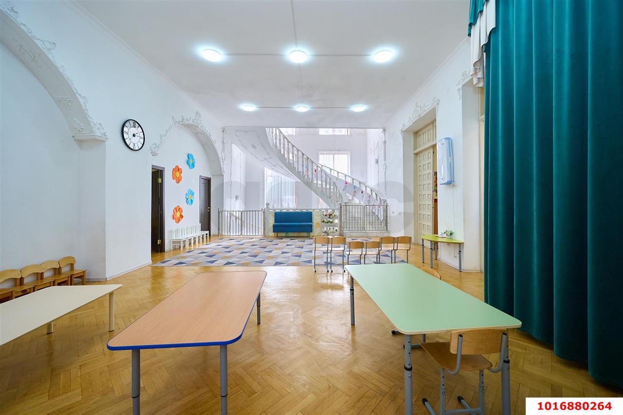 Фото №13: Дом <span class="whitespace-nowrap">493 м²</span> <span class="whitespace-nowrap">+ 6.21 сот.</span>, <span class="whitespace-nowrap">3 эт.</span> - Краснодар, Западный внутригородской округ, мкр. Кожзавод, ул. Володи Головатого, 64