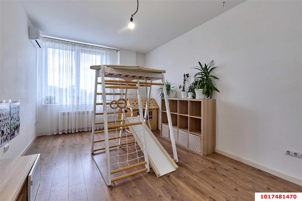 Фото №7: 3-комнатная квартира <span class="whitespace-nowrap">175 м²</span>, <span class="whitespace-nowrap">12/16 эт.</span> - Краснодар, Западный внутригородской округ, мкр. Центральный, ул. Комсомольская, 8