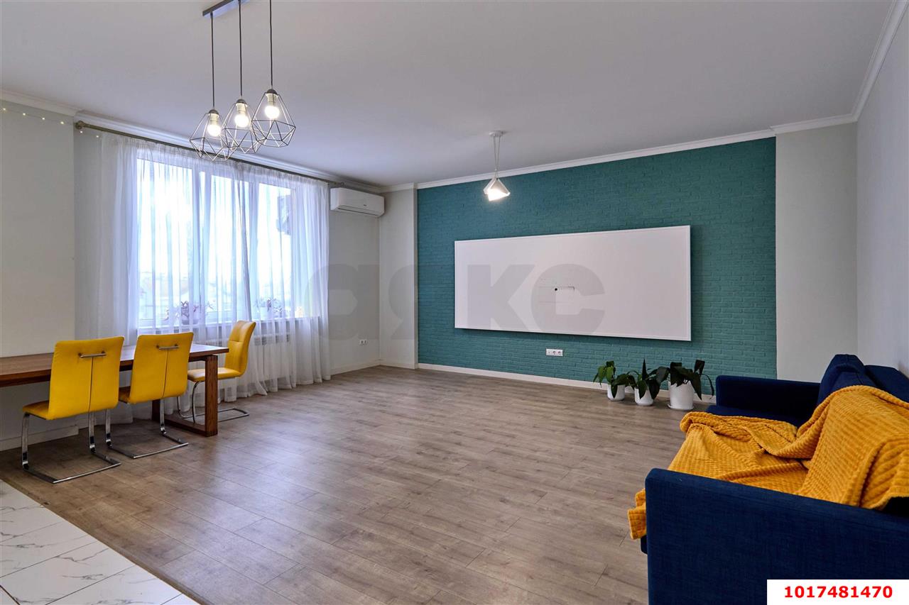 Фото №2: 3-комнатная квартира <span class="whitespace-nowrap">175 м²</span>, <span class="whitespace-nowrap">12/16 эт.</span> - Краснодар, Западный внутригородской округ, мкр. Центральный, ул. Комсомольская, 8