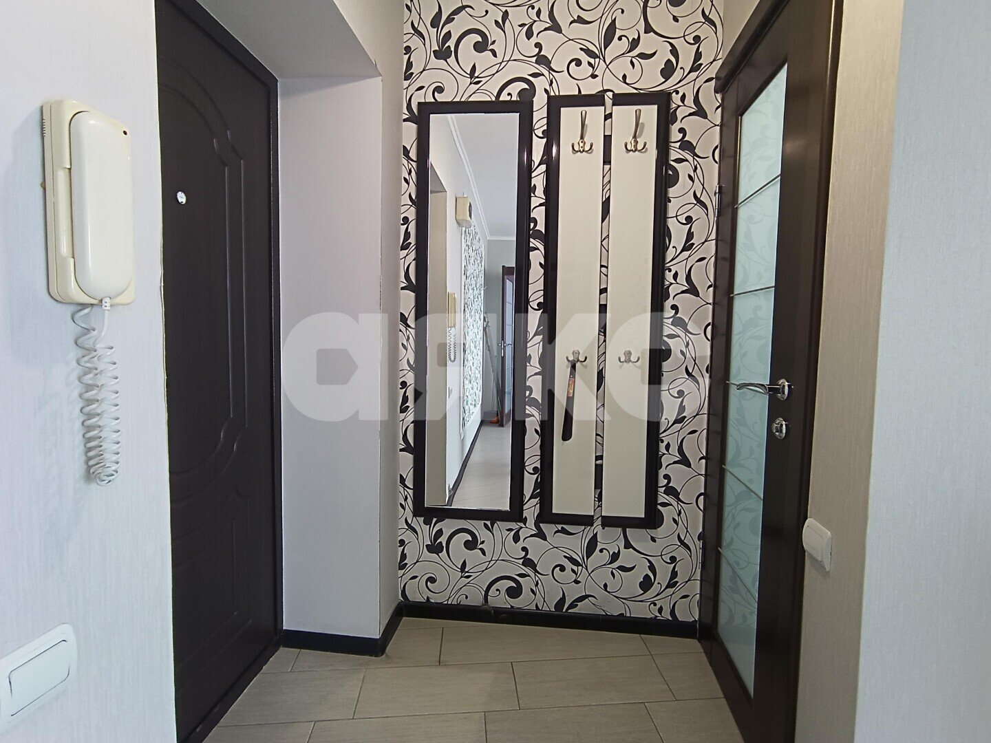 Фото №9: 2-комнатная квартира <span class="whitespace-nowrap">42 м²</span>, <span class="whitespace-nowrap">6/7 эт.</span> - Волгоград, Тракторозаводский, мкр. Горный, пр-кт имени В.И. Ленина, 179