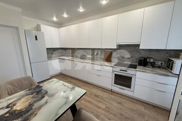 Фото №1: 3-комнатная квартира <span class="whitespace-nowrap">92 м²</span>, <span class="whitespace-nowrap">10/21 эт.</span> - Туапсе, мкр. жилой комплекс Форт Адмирал, ул. Портовиков, 39/2