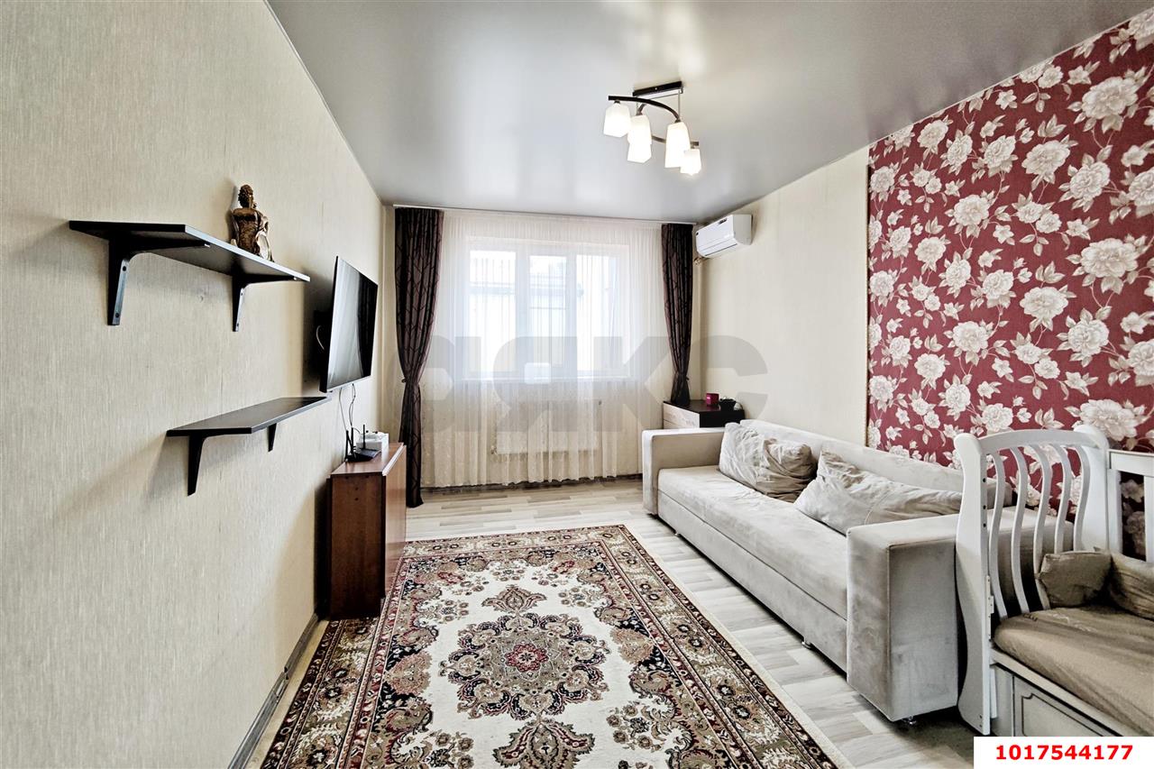 Фото №1: 1-комнатная квартира <span class="whitespace-nowrap">41 м²</span>, <span class="whitespace-nowrap">6/6 эт.</span> - Краснодар, Прикубанский внутригородской округ, мкр. Музыкальный, ул. имени Сергея Есенина, 84Г
