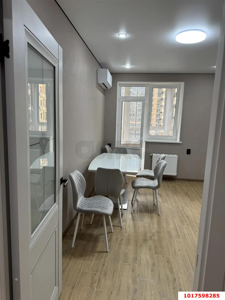 Фото №1: 3-комнатная квартира <span class="whitespace-nowrap">76 м²</span>, <span class="whitespace-nowrap">13/24 эт.</span> - Краснодар, Карасунский внутригородской округ, Камвольно-суконный Комбинат, мкр. ЖК Урал, ул. Уральская, 87/7