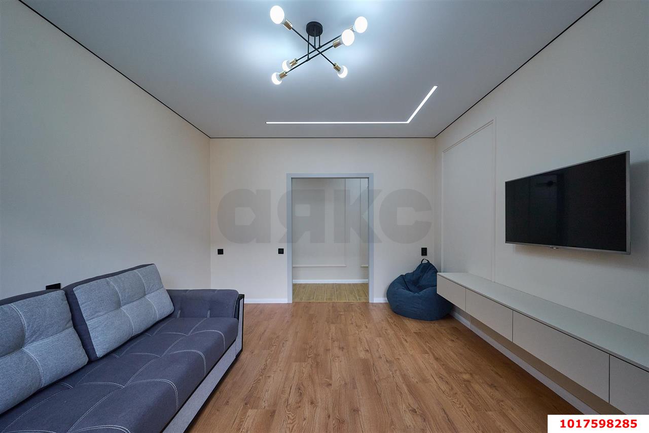 Фото №4: 3-комнатная квартира <span class="whitespace-nowrap">82 м²</span>, <span class="whitespace-nowrap">13/24 эт.</span> - Краснодар, Карасунский внутригородской округ, Камвольно-суконный Комбинат, мкр. ЖК Урал, ул. Уральская, 87/7