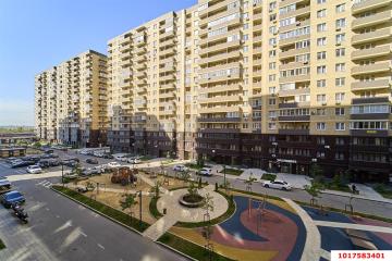 Фото №1: 2-комнатная квартира <span class="whitespace-nowrap">50 м²</span>, <span class="whitespace-nowrap">11/16 эт.</span> - Краснодар, мкр. жилой комплекс Ракурс, ул. имени Героя Ростовского, 8к3