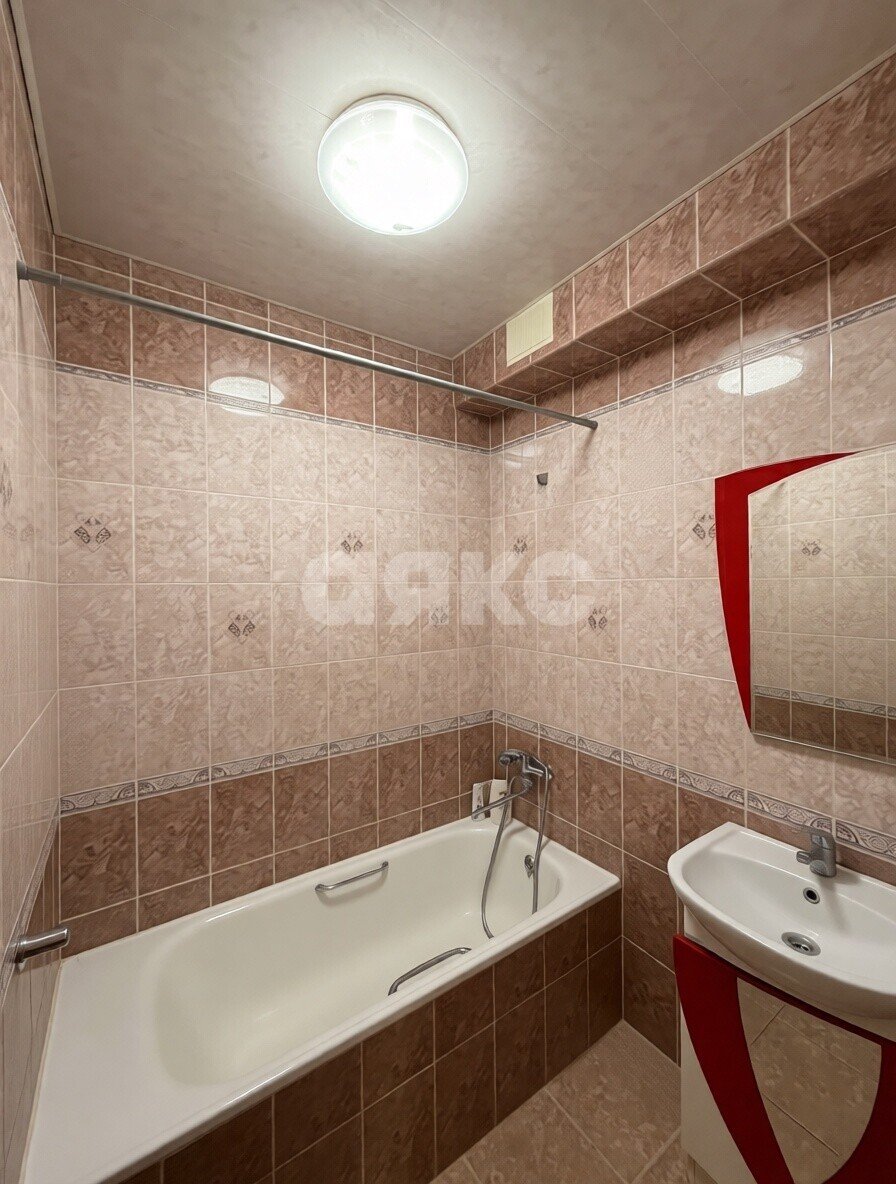 Фото №7: 2-комнатная квартира <span class="whitespace-nowrap">73 м²</span>, <span class="whitespace-nowrap">4/4 эт.</span> - Майкоп, мкр. квартал Черёмушки, ул. 12 Марта, 161А