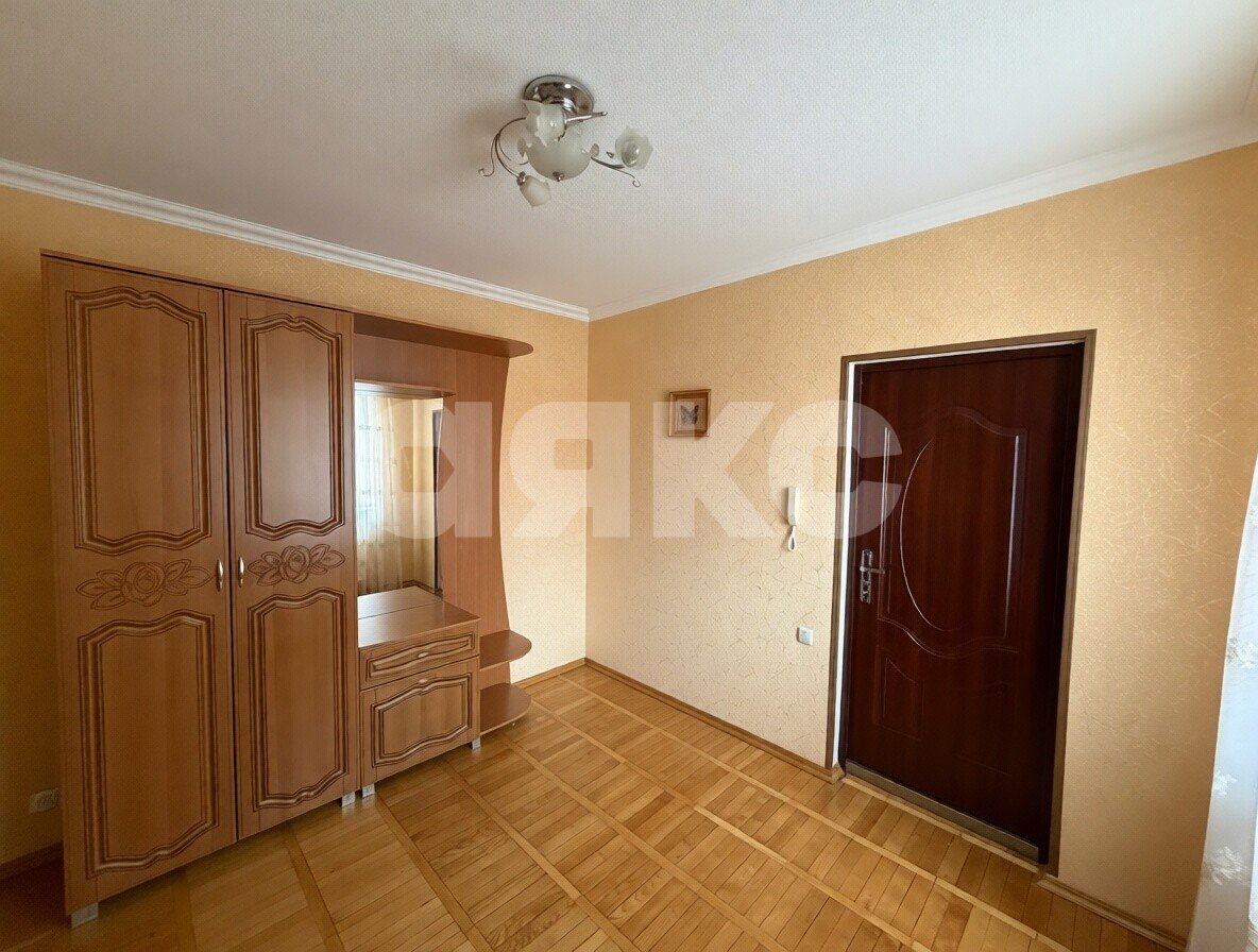 Фото №3: 2-комнатная квартира <span class="whitespace-nowrap">73 м²</span>, <span class="whitespace-nowrap">4/4 эт.</span> - Майкоп, мкр. квартал Черёмушки, ул. 12 Марта, 161А