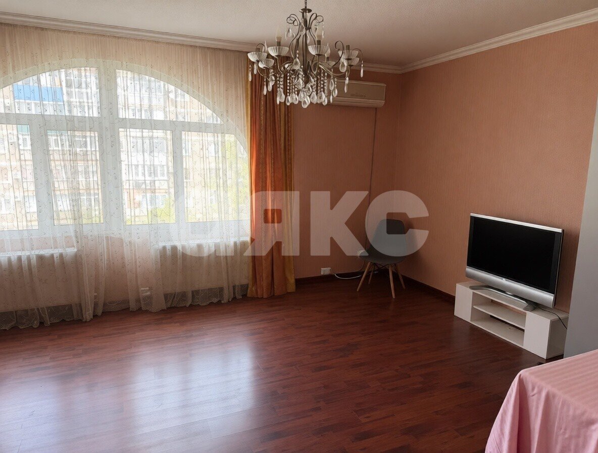 Фото №2: 2-комнатная квартира <span class="whitespace-nowrap">73 м²</span>, <span class="whitespace-nowrap">4/4 эт.</span> - Майкоп, мкр. квартал Черёмушки, ул. 12 Марта, 161А