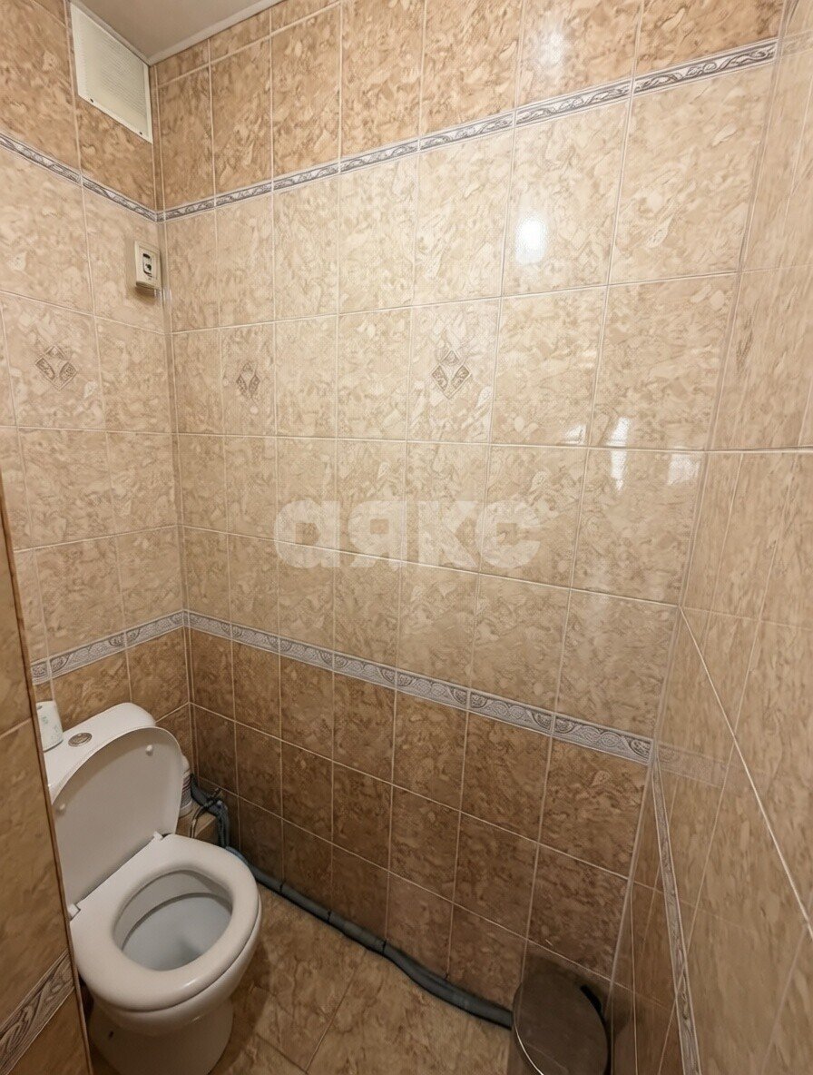 Фото №8: 2-комнатная квартира <span class="whitespace-nowrap">73 м²</span>, <span class="whitespace-nowrap">4/4 эт.</span> - Майкоп, мкр. квартал Черёмушки, ул. 12 Марта, 161А