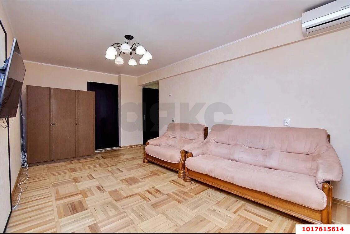 Фото №13: 3-комнатная квартира <span class="whitespace-nowrap">59 м²</span>, <span class="whitespace-nowrap">1/5 эт.</span> - Краснодар, Карасунский внутригородской округ, мкр. Черёмушки, ул. Ставропольская, 183А