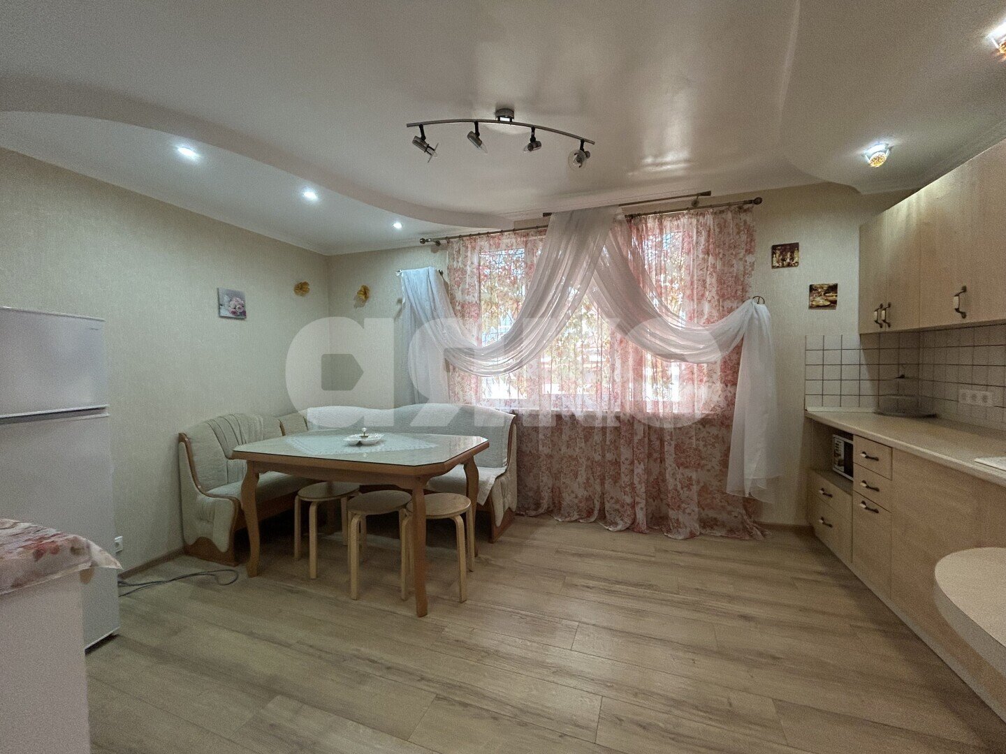 Фото №8: Таунхаус <span class="whitespace-nowrap">117 м²</span> <span class="whitespace-nowrap">+ 1 сот.</span>, <span class="whitespace-nowrap">4 эт.</span> - Ольгинка, квартал Кабак, территория ГСК Сигнал, мкр. 3-й, 22