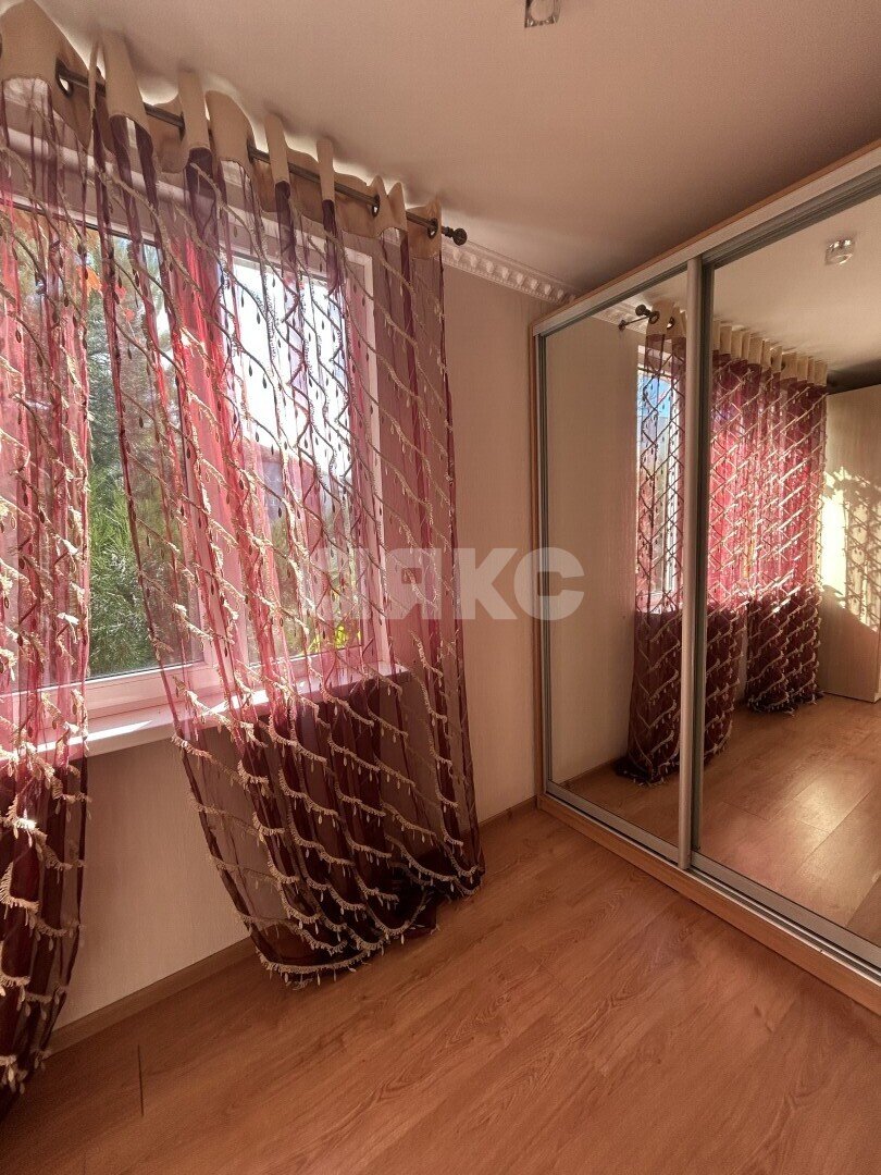 Фото №4: Таунхаус <span class="whitespace-nowrap">117 м²</span> <span class="whitespace-nowrap">+ 1 сот.</span>, <span class="whitespace-nowrap">4 эт.</span> - Ольгинка, квартал Кабак, территория ГСК Сигнал, мкр. 3-й, 22