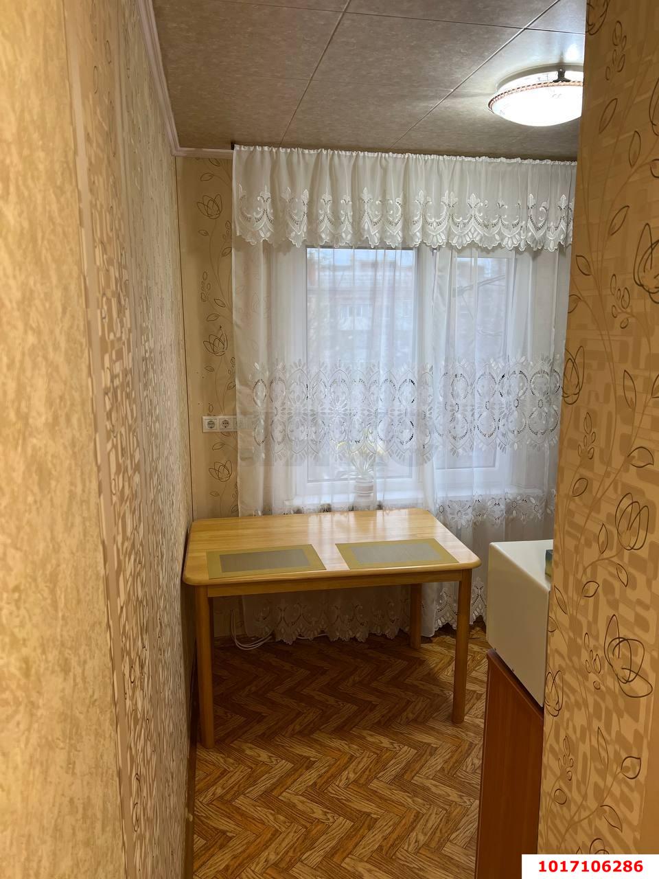 Фото №3: 3-комнатная квартира <span class="whitespace-nowrap">60 м²</span>, <span class="whitespace-nowrap">4/5 эт.</span> - Краснодар, Центральный внутригородской округ, мкр. Центральный, ул. Братьев Дроздовых, 29
