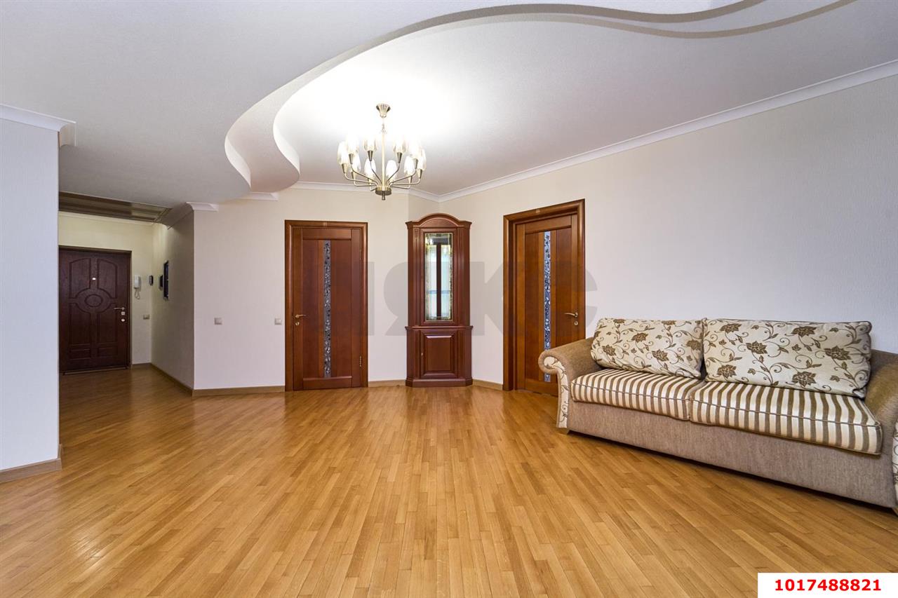 Фото №9: 5+-комнатная квартира <span class="whitespace-nowrap">200 м²</span>, <span class="whitespace-nowrap">10/14 эт.</span> - Краснодар, Прикубанский внутригородской округ, Отделение № 1 совхоза Солнечный, мкр. Фестивальный, ул. Атарбекова, 5