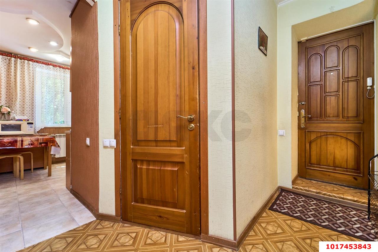 Фото №8: 1-комнатная квартира <span class="whitespace-nowrap">35 м²</span>, <span class="whitespace-nowrap">2/5 эт.</span> - Краснодар, Центральный внутригородской округ, мкр. Черёмушки, ул. Ставропольская, 260