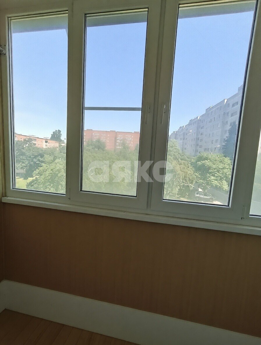 Фото №2: 2-комнатная квартира <span class="whitespace-nowrap">47 м²</span>, <span class="whitespace-nowrap">3/9 эт.</span> - Майкоп, мкр. квартал Черёмушки, ул. 12 Марта, 132