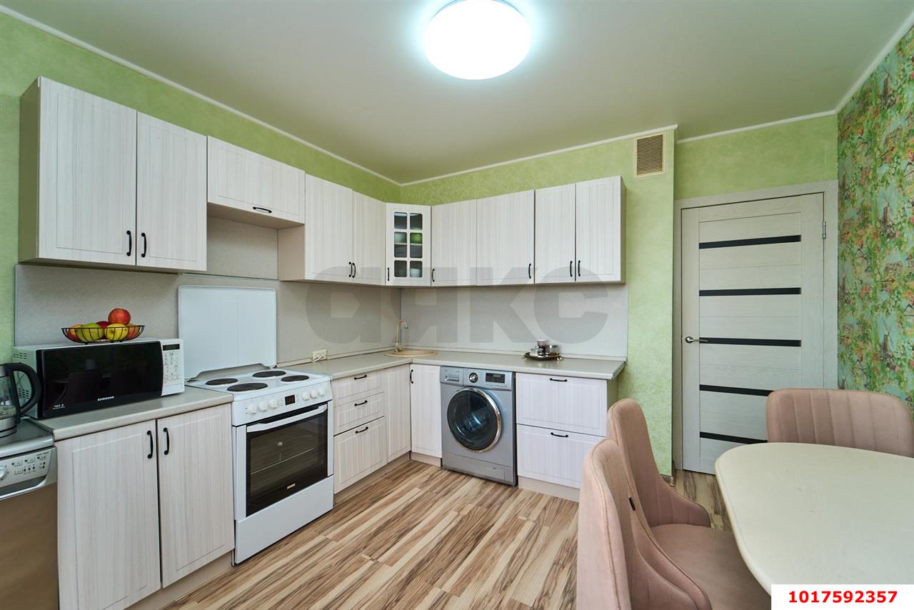 Фото №1: 2-комнатная квартира <span class="whitespace-nowrap">62 м²</span>, <span class="whitespace-nowrap">11/16 эт.</span> - Краснодар, Прикубанский внутригородской округ, мкр. Московский, ул. им. Артюшкова В.Д., 3
