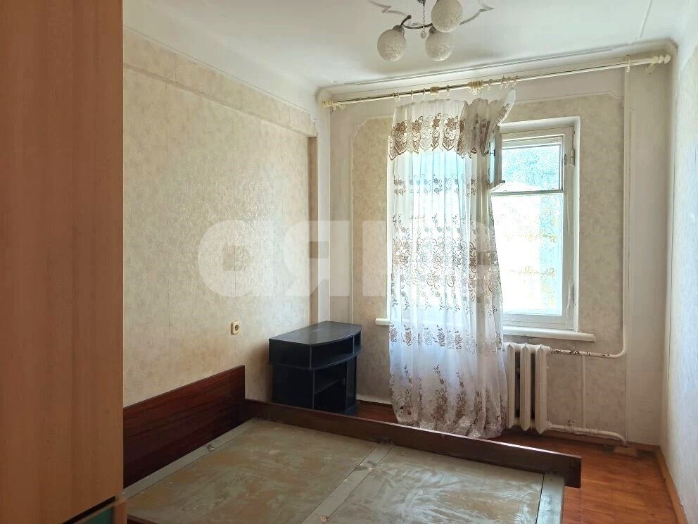 Фото №3: 4-комнатная квартира <span class="whitespace-nowrap">58 м²</span>, <span class="whitespace-nowrap">4/5 эт.</span> - Волгоград, Дзержинский, Жилгородок, мкр. 135-й, ул. 51-й Гвардейской Дивизии, 57