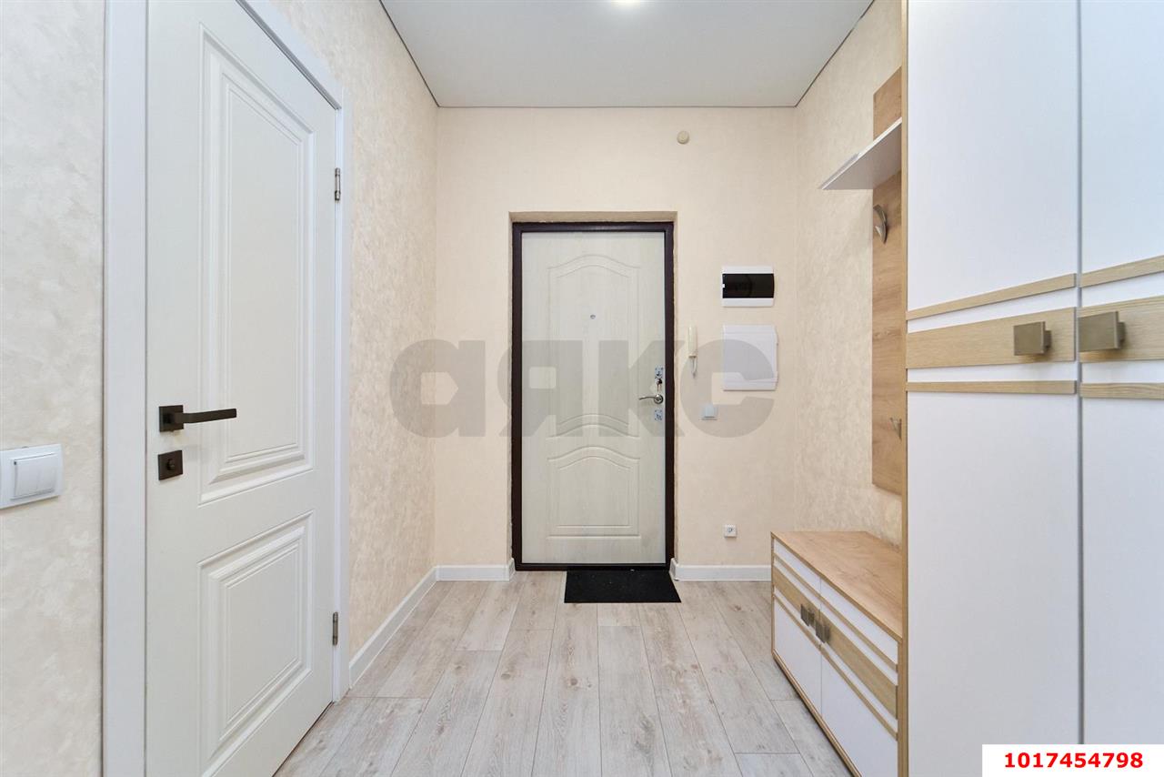 Фото №9: 1-комнатная квартира <span class="whitespace-nowrap">40 м²</span>, <span class="whitespace-nowrap">22/24 эт.</span> - Краснодар, Прикубанский внутригородской округ, Россинского, мкр. жилой комплекс Дружный-2, б-р Адмиралтейский, 3к2