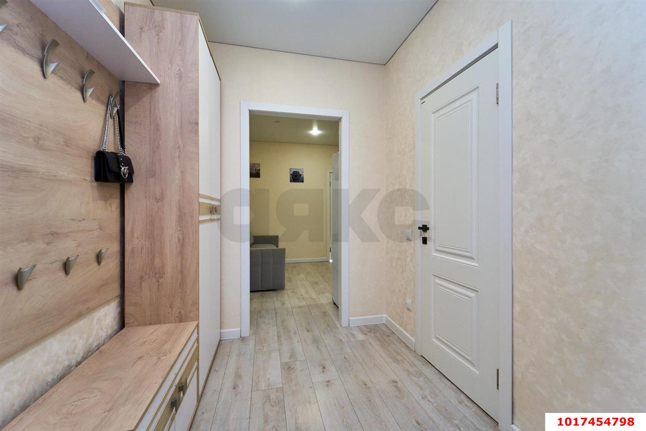 Фото №8: 1-комнатная квартира <span class="whitespace-nowrap">40 м²</span>, <span class="whitespace-nowrap">22/24 эт.</span> - Краснодар, Прикубанский внутригородской округ, Россинского, мкр. жилой комплекс Дружный-2, б-р Адмиралтейский, 3к2