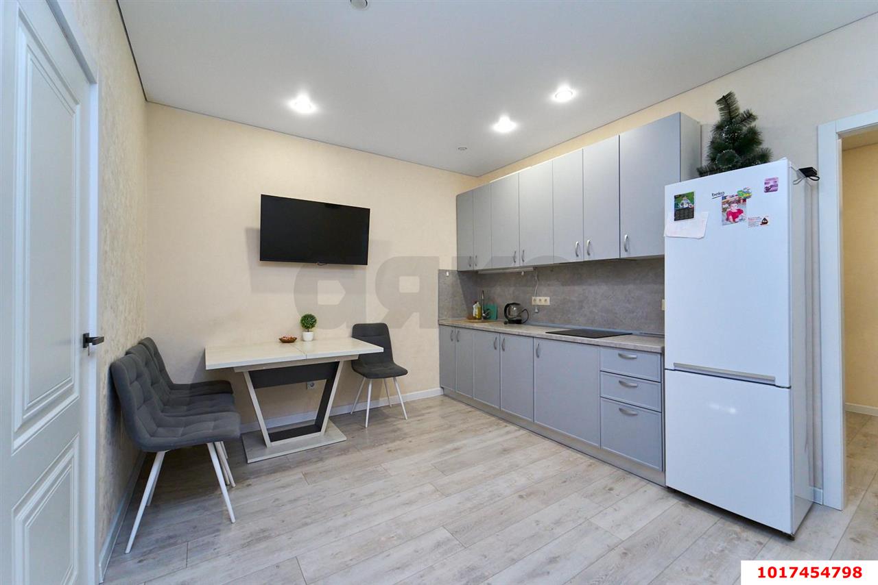 Фото №3: 1-комнатная квартира <span class="whitespace-nowrap">40 м²</span>, <span class="whitespace-nowrap">22/24 эт.</span> - Краснодар, Прикубанский внутригородской округ, Россинского, мкр. жилой комплекс Дружный-2, б-р Адмиралтейский, 3к2