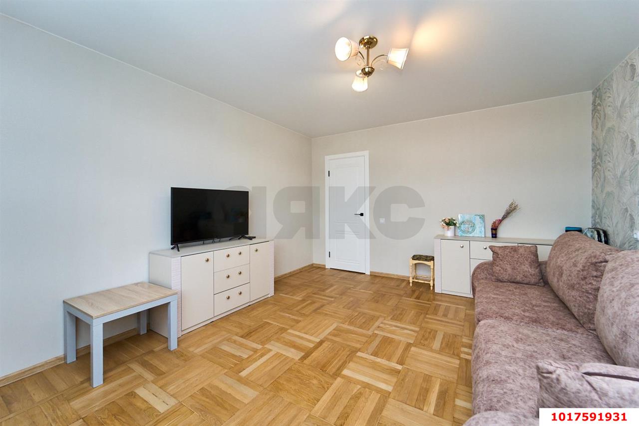 Фото №3: 3-комнатная квартира <span class="whitespace-nowrap">65 м²</span>, <span class="whitespace-nowrap">9/10 эт.</span> - Краснодар, Карасунский внутригородской округ, мкр. Комсомольский, ул. Симферопольская, 18