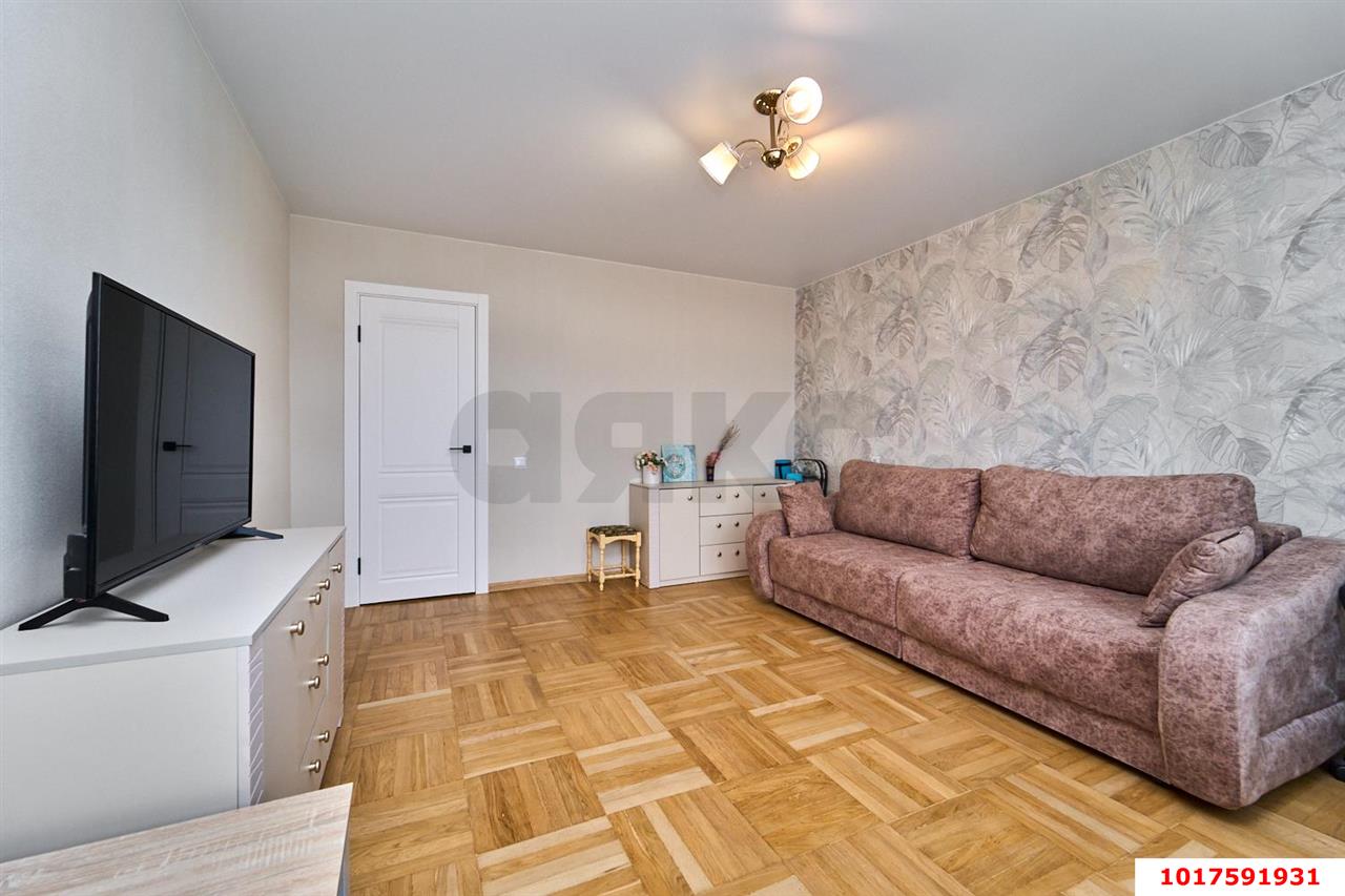 Фото №2: 3-комнатная квартира <span class="whitespace-nowrap">65 м²</span>, <span class="whitespace-nowrap">9/10 эт.</span> - Краснодар, Карасунский внутригородской округ, мкр. Комсомольский, ул. Симферопольская, 18
