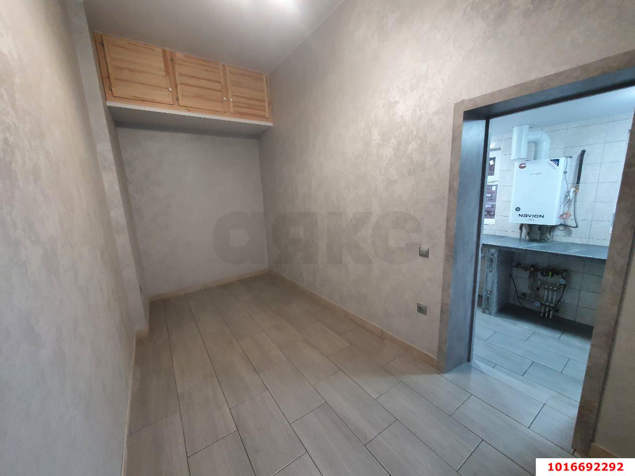 Фото №2: 1-комнатная квартира <span class="whitespace-nowrap">50 м²</span>, <span class="whitespace-nowrap">1/1 эт.</span> - Краснодар, Центральный внутригородской округ, мкр. Центральный, ул. Коммунаров, 96