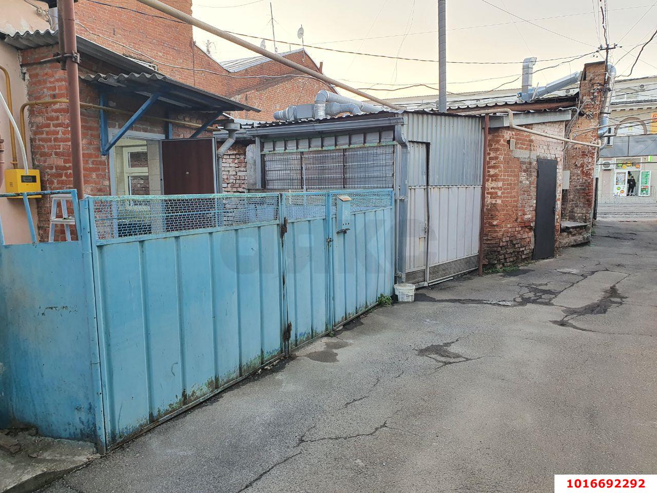 Фото №3: 1-комнатная квартира <span class="whitespace-nowrap">50 м²</span>, <span class="whitespace-nowrap">1/1 эт.</span> - Краснодар, Центральный внутригородской округ, мкр. Центральный, ул. Коммунаров, 96