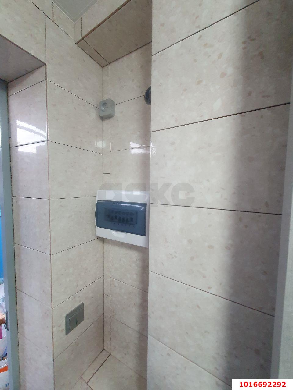 Фото №8: 1-комнатная квартира <span class="whitespace-nowrap">50 м²</span>, <span class="whitespace-nowrap">1/1 эт.</span> - Краснодар, Центральный внутригородской округ, мкр. Центральный, ул. Коммунаров, 96