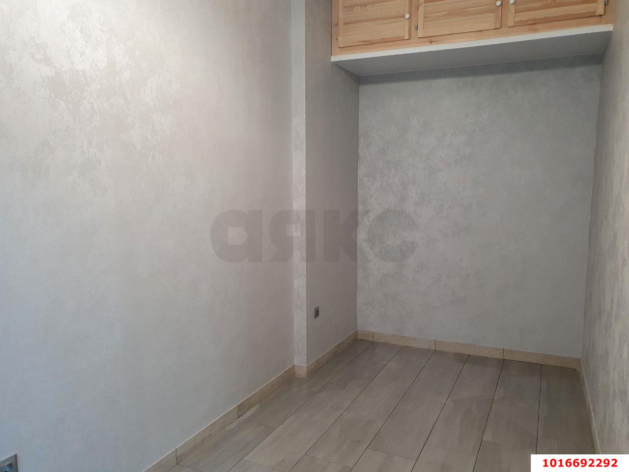 Фото №6: 1-комнатная квартира <span class="whitespace-nowrap">50 м²</span>, <span class="whitespace-nowrap">1/1 эт.</span> - Краснодар, Центральный внутригородской округ, мкр. Центральный, ул. Коммунаров, 96