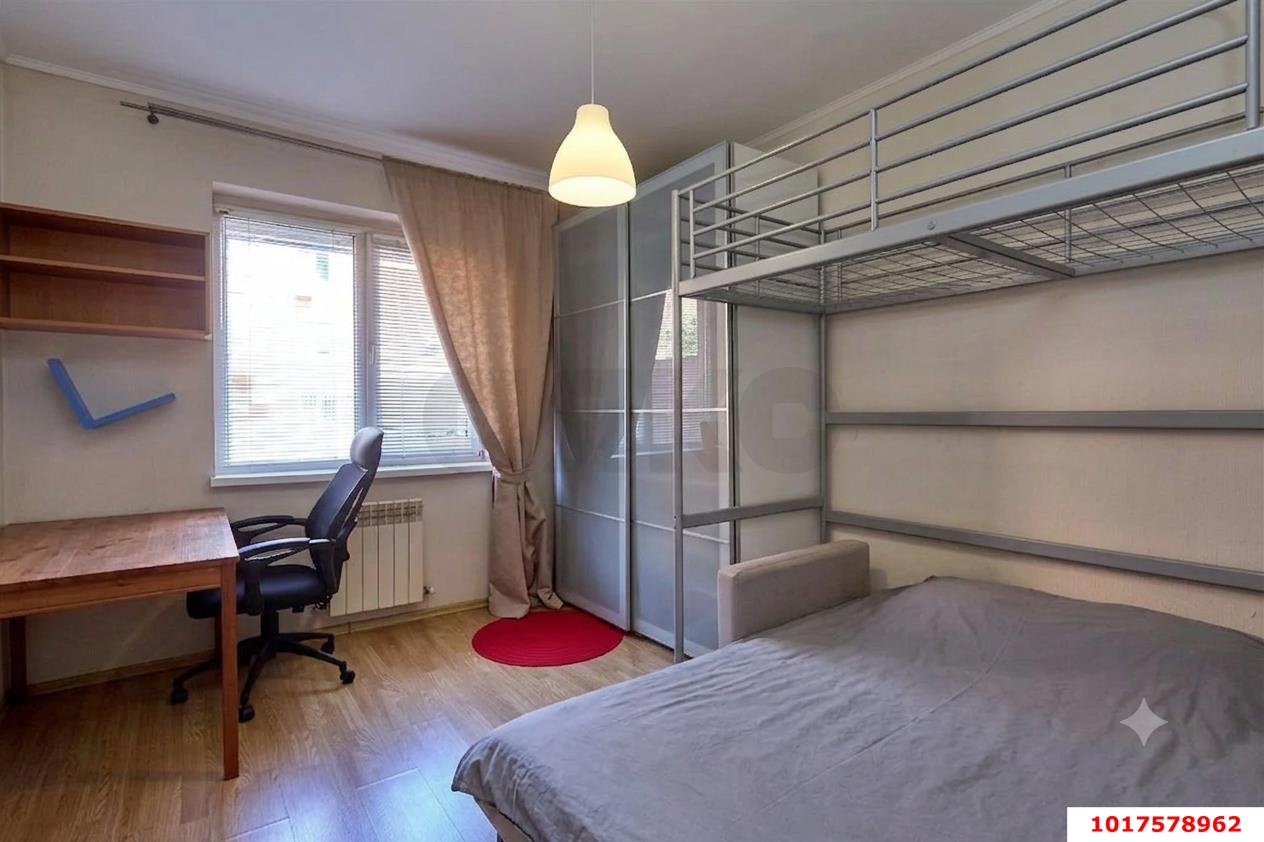 Фото №7: 2-комнатная квартира <span class="whitespace-nowrap">80 м²</span>, <span class="whitespace-nowrap">1/4 эт.</span> - Краснодар, Прикубанский внутригородской округ, мкр. Музыкальный, ул. Ангарская, 1/3