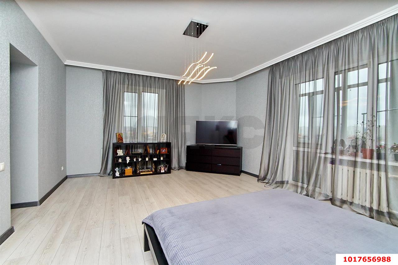 Фото №5: 3-комнатная квартира <span class="whitespace-nowrap">162 м²</span>, <span class="whitespace-nowrap">7/8 эт.</span> - Краснодар, Прикубанский внутригородской округ, мкр. Музыкальный, ул. Шолохова, 35