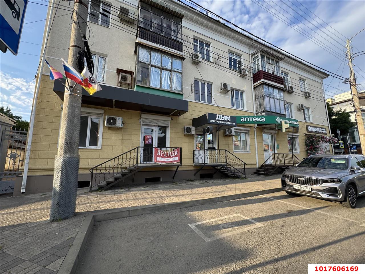 Фото №5: Торговое помещение <span class="whitespace-nowrap">32 м²</span>, <span class="whitespace-nowrap">1/3 эт.</span> - Краснодар, Центральный внутригородской округ, мкр. Центральный, ул. Северная, 347