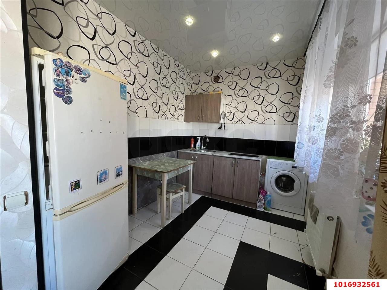 Фото №2: 1-комнатная квартира <span class="whitespace-nowrap">28 м²</span>, <span class="whitespace-nowrap">4/6 эт.</span> - Краснодар, Прикубанский внутригородской округ, Музыкальный, мкр. ЖК Лучезарный, ул. Московская, 154к2