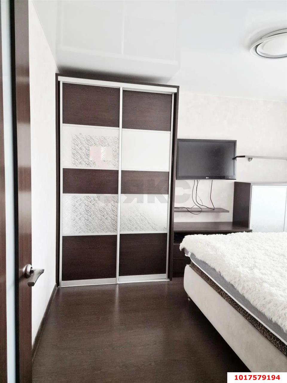 Фото №3: 2-комнатная квартира <span class="whitespace-nowrap">52 м²</span>, <span class="whitespace-nowrap">3/9 эт.</span> - Краснодар, Западный внутригородской округ, мкр. Центральный, ул. Кубанская Набережная, 52