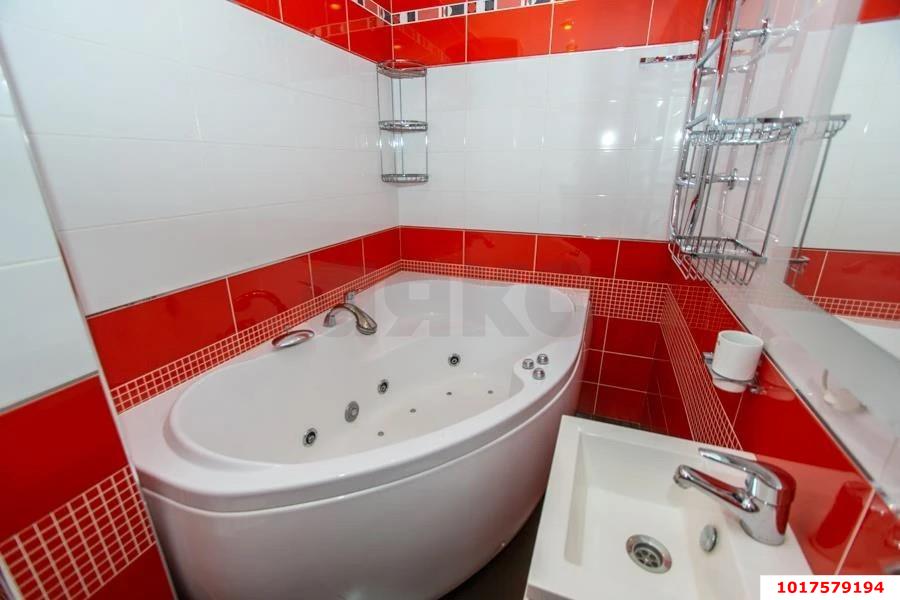 Фото №12: 2-комнатная квартира <span class="whitespace-nowrap">52 м²</span>, <span class="whitespace-nowrap">3/9 эт.</span> - Краснодар, Западный внутригородской округ, мкр. Центральный, ул. Кубанская Набережная, 52
