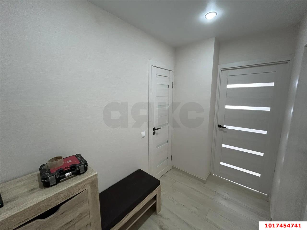 Фото №4: 1-комнатная квартира <span class="whitespace-nowrap">42 м²</span>, <span class="whitespace-nowrap">16/16 эт.</span> - Краснодар, Прикубанский внутригородской округ, мкр. Завод Измерительных Приборов, ул. имени 40-летия Победы, 33/10
