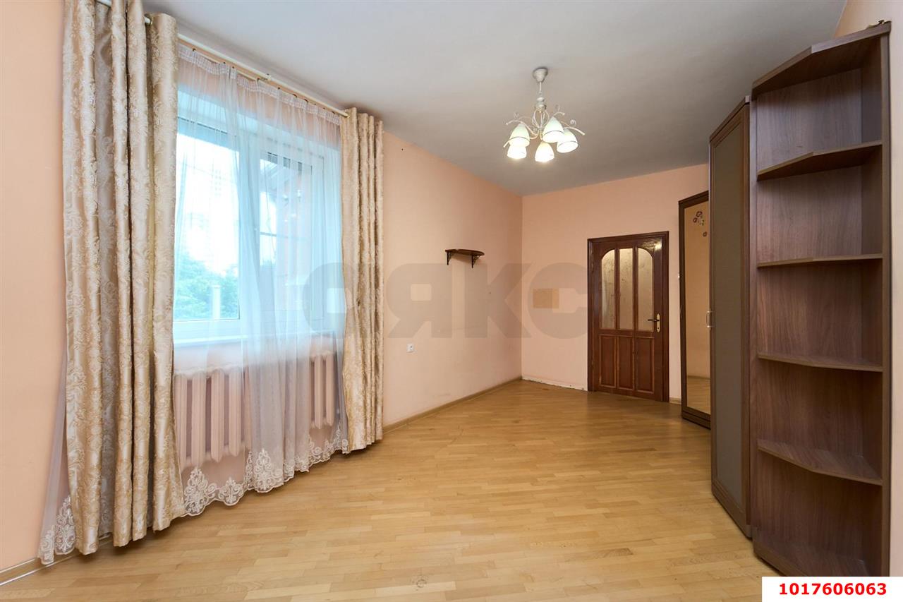 Фото №12: Дом <span class="whitespace-nowrap">146 м²</span> <span class="whitespace-nowrap">+ 5.7 сот.</span>, <span class="whitespace-nowrap">2 эт.</span> - Краснодар, Центральный внутригородской округ, мкр. Центральный, ул. Длинная, 130