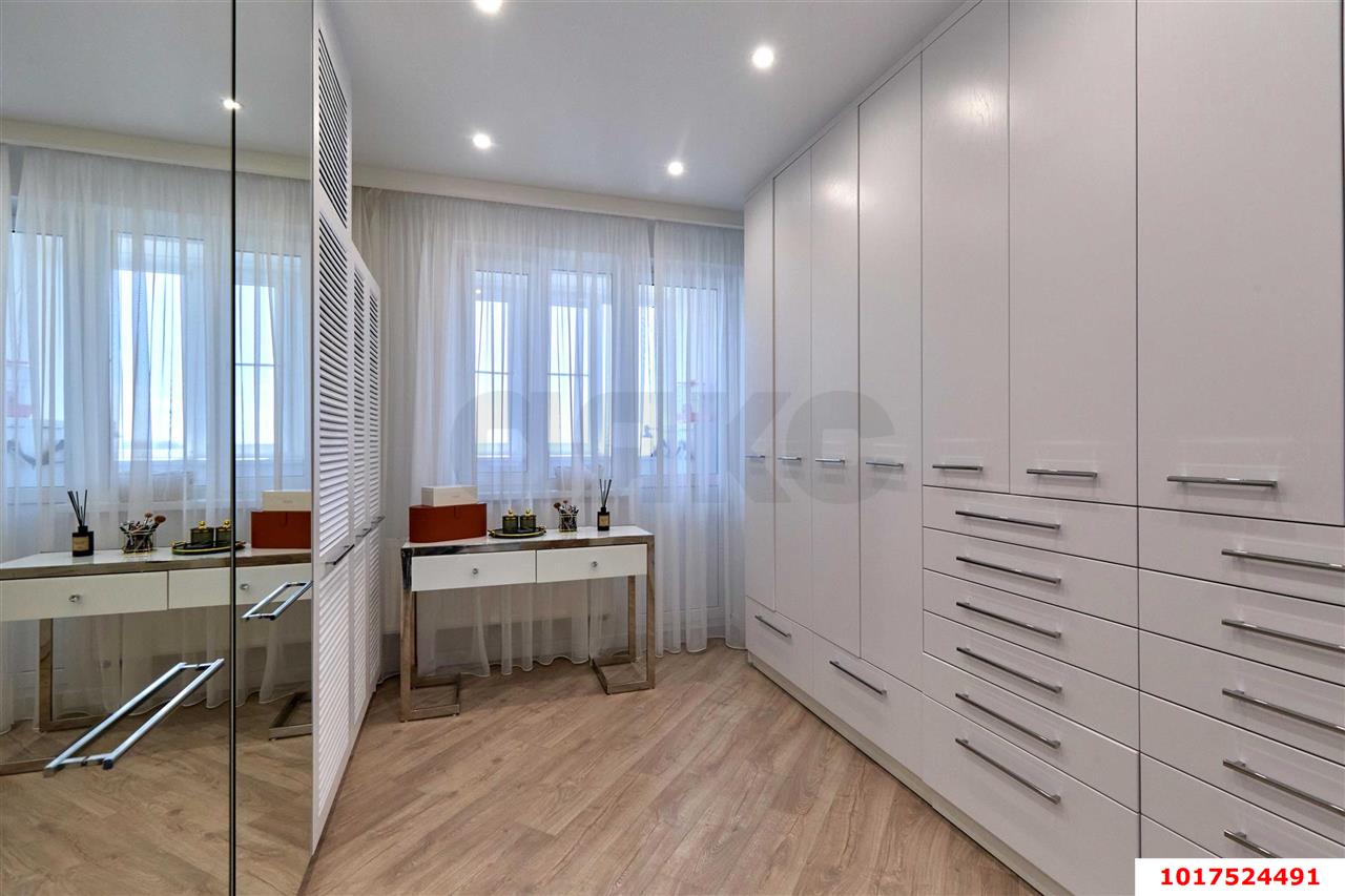 Фото №9: 4-комнатная квартира <span class="whitespace-nowrap">155 м²</span>, <span class="whitespace-nowrap">24/24 эт.</span> - Краснодар, Прикубанский внутригородской округ, 40 лет Победы, мкр. жилой комплекс Достоевский, ул. Достоевского, 84
