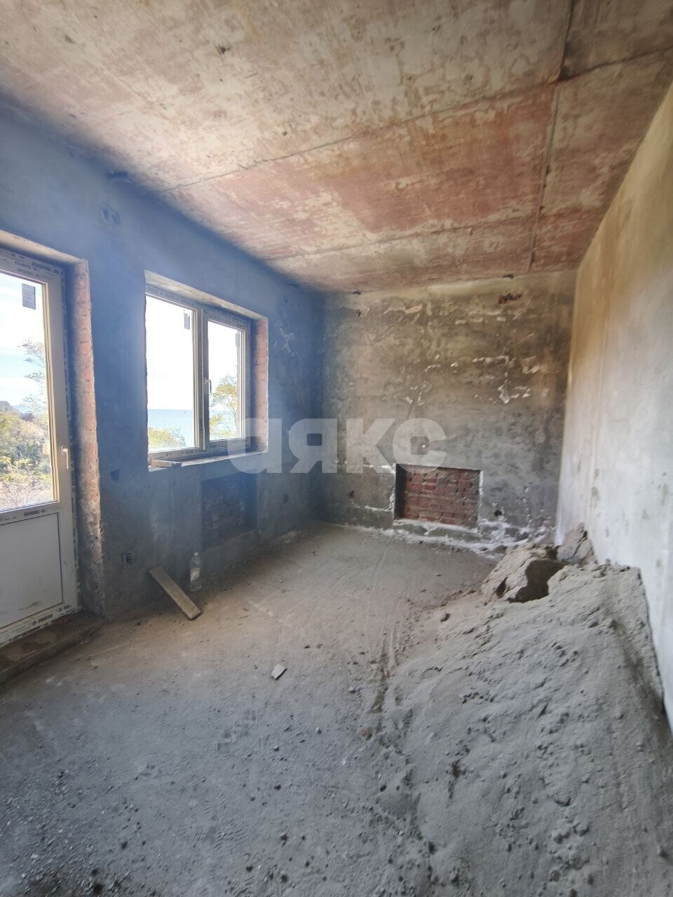 Фото №8: Дом <span class="whitespace-nowrap">233 м²</span> <span class="whitespace-nowrap">+ 7 сот.</span>, <span class="whitespace-nowrap">3 эт.</span> - Туапсе, ул. Вице-адмирала Щедрина, 24