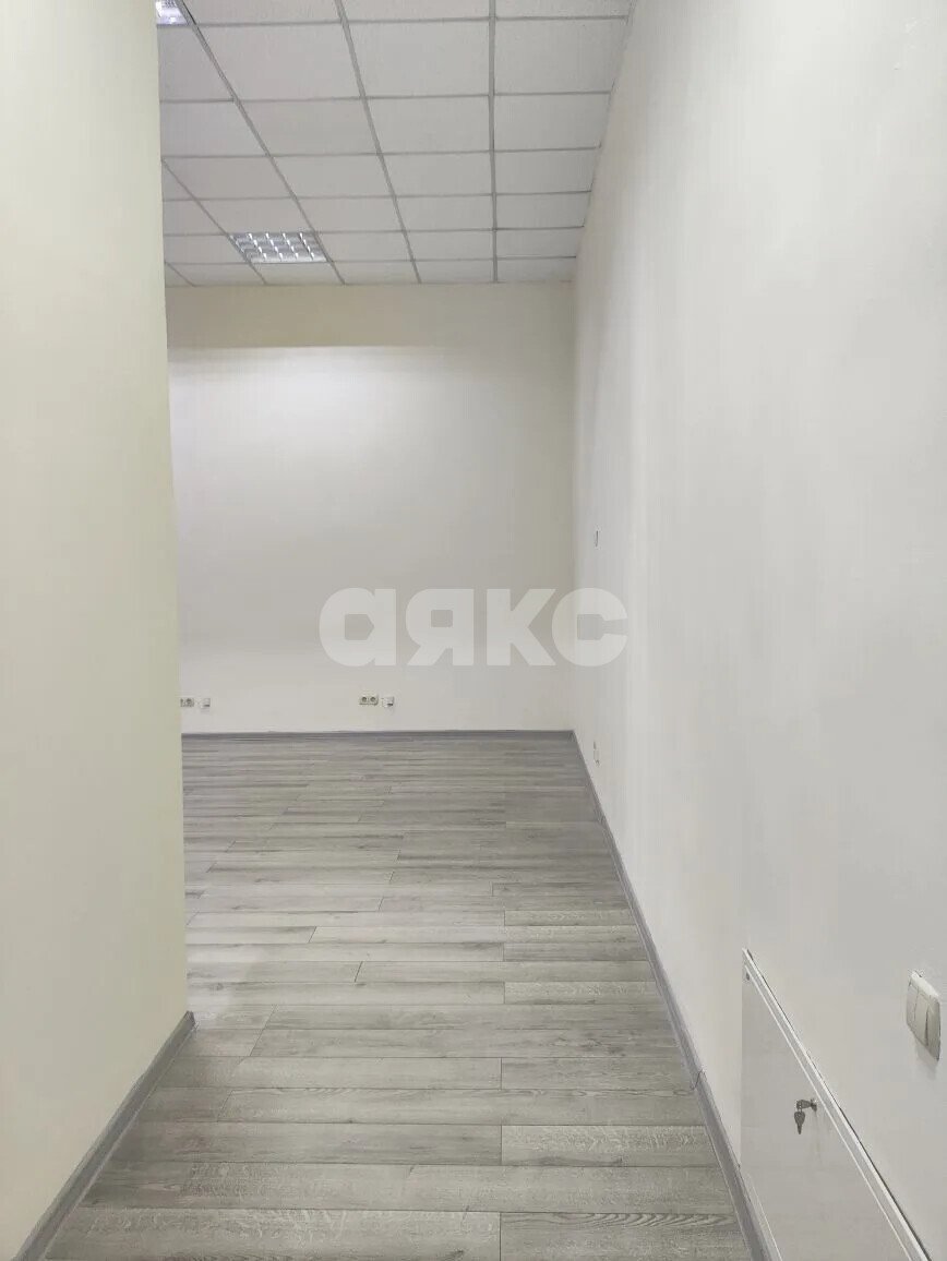 Фото №3: Коммерция <span class="whitespace-nowrap">124 м²</span>, <span class="whitespace-nowrap">2/2 эт.</span> - Мелитополь, ул. Екатерины Великой, 64