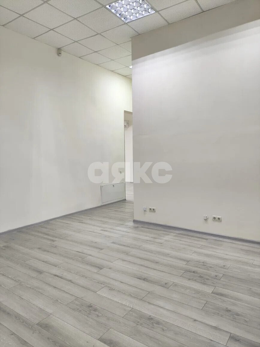Фото №4: Коммерция <span class="whitespace-nowrap">124 м²</span>, <span class="whitespace-nowrap">2/2 эт.</span> - Мелитополь, ул. Екатерины Великой, 64