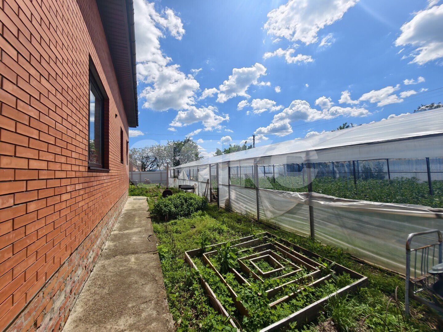 Фото №20: Дом <span class="whitespace-nowrap">247 м²</span> <span class="whitespace-nowrap">+ 10.02 сот.</span>, <span class="whitespace-nowrap">2 эт.</span> - Платнировская, ул. Энгельса, 22