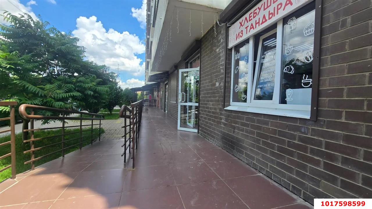 Фото №6: Торговое помещение <span class="whitespace-nowrap">65 м²</span>, <span class="whitespace-nowrap">1/18 эт.</span> - Краснодар, Карасунский внутригородской округ, Гидростроителей, мкр. жилой комплекс Премьера, ул. Автолюбителей, 1/7к2
