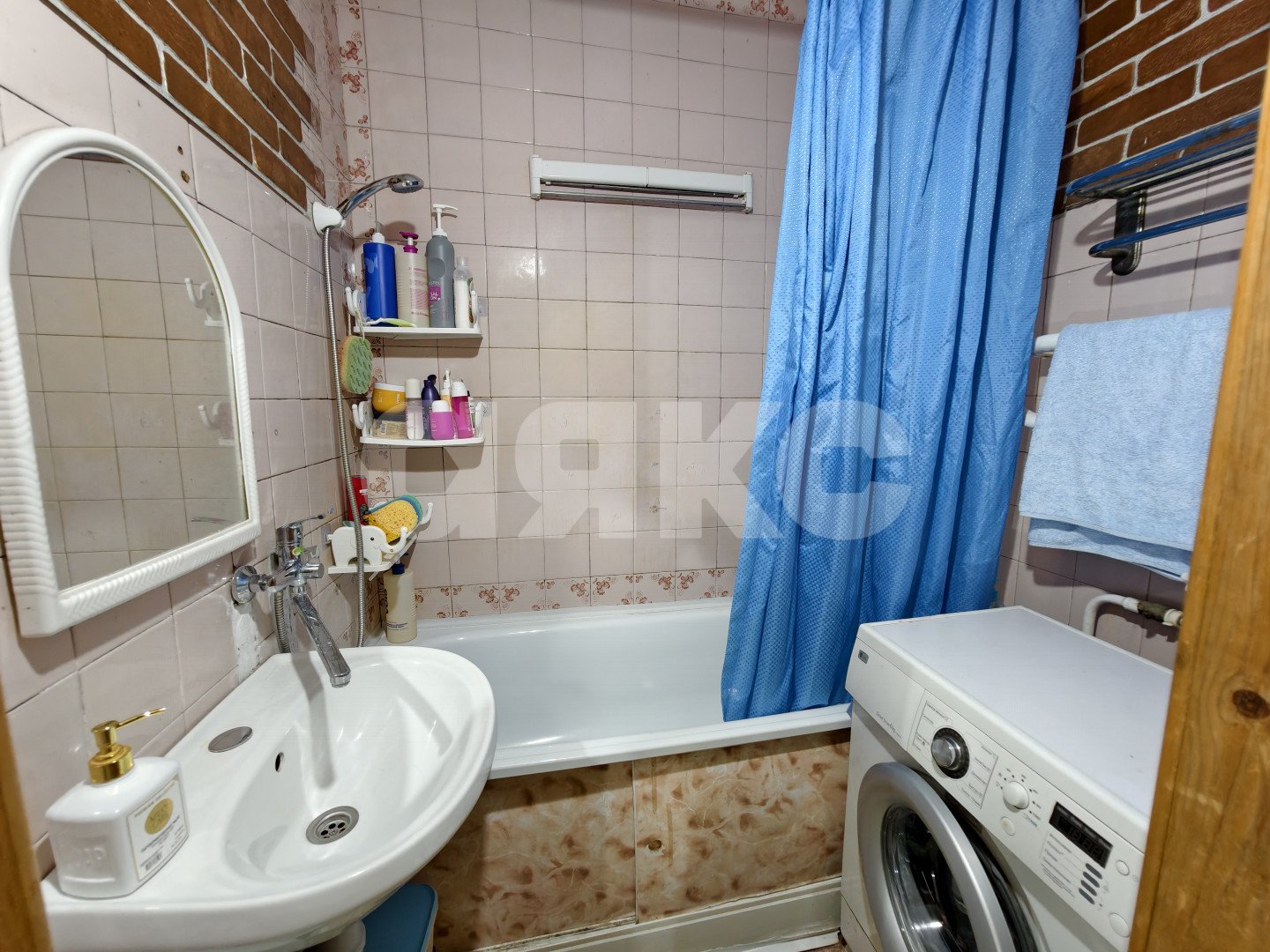 Фото №9: 2-комнатная квартира <span class="whitespace-nowrap">53 м²</span>, <span class="whitespace-nowrap">1/3 эт.</span> - Кореновск, ул. Нижняя, 4