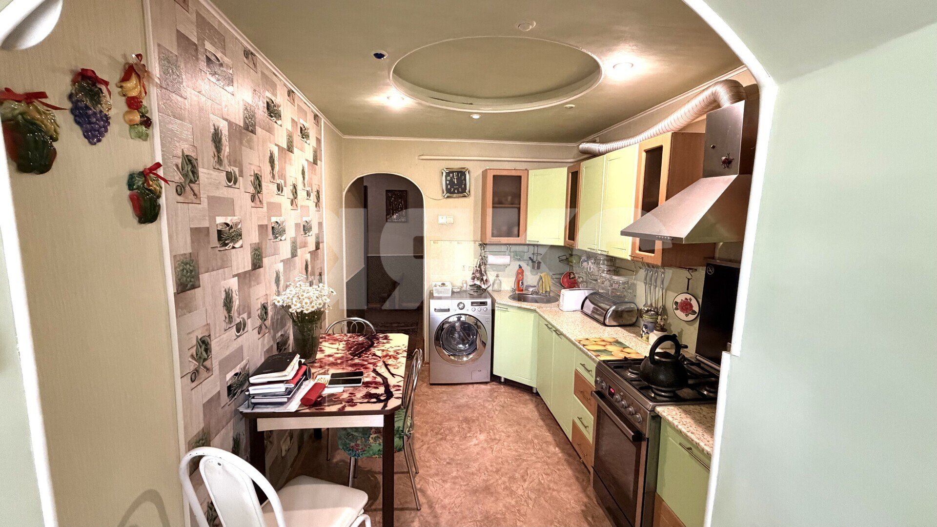 Фото №5: 2-комнатная квартира <span class="whitespace-nowrap">48 м²</span>, <span class="whitespace-nowrap">1/9 эт.</span> - Майкоп, мкр. квартал Черёмушки, ул. Пионерская, 381
